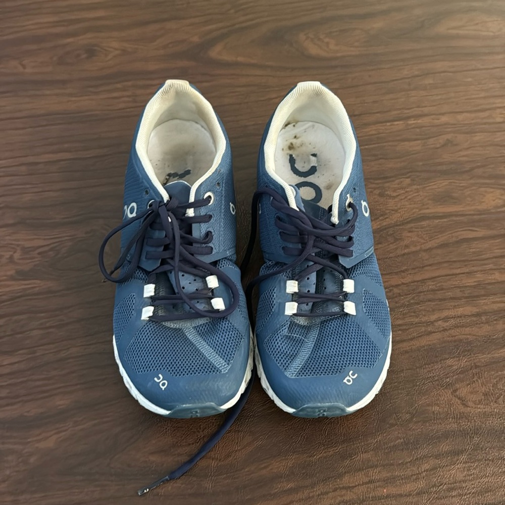 On Cloud Running Shoes Navy - Size W 6.5